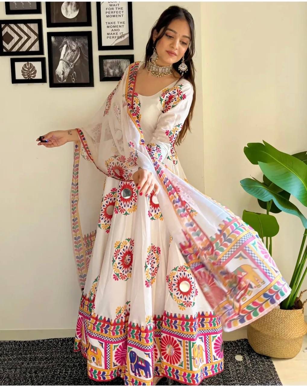 Đěsigner Navratri Look Heavy Moss Satin Silk Gwon & Dupatta Set